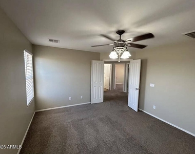 6707 W Desert Ln Way - Photo Thumbnail 3