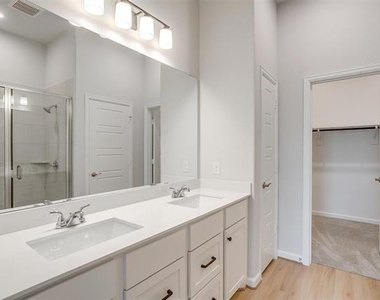 10418 Palmera Street - Photo Thumbnail 4