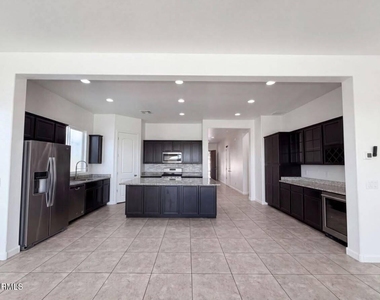 2528 Comiskey Drive Neck - Photo Thumbnail 7