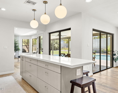 2601 E Sahuaro Drive - Photo Thumbnail 9