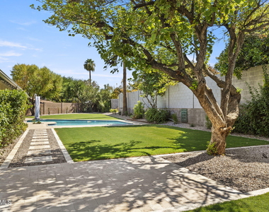 2601 E Sahuaro Drive - Photo Thumbnail 23