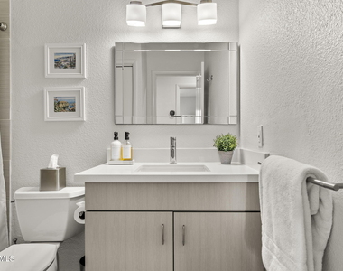 2601 E Sahuaro Drive - Photo Thumbnail 17
