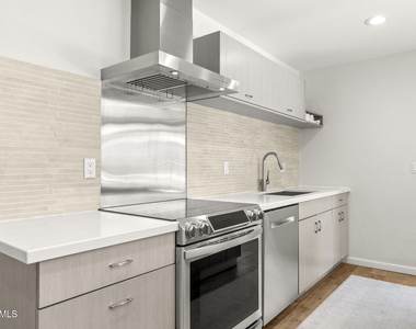 2601 E Sahuaro Drive - Photo Thumbnail 8
