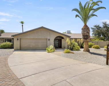 2601 E Sahuaro Drive - Photo Thumbnail 1