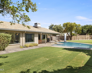 2601 E Sahuaro Drive - Photo Thumbnail 26