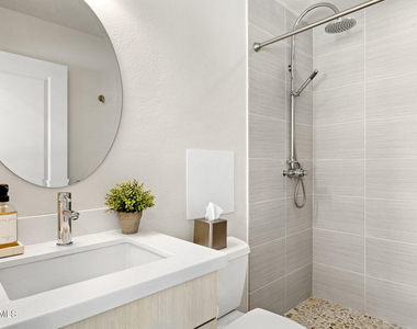2601 E Sahuaro Drive - Photo Thumbnail 19