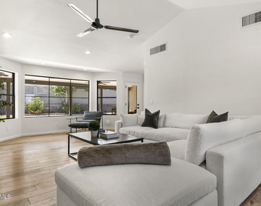 2601 E Sahuaro Drive - Photo Thumbnail 12