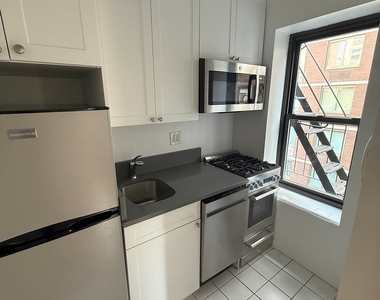 East 24 Street - Photo Thumbnail 2