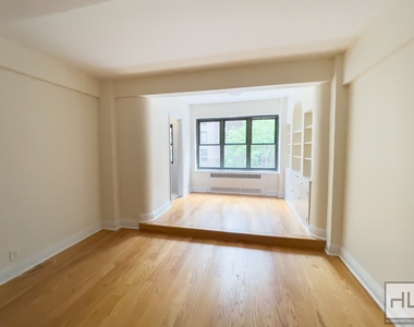 East 56 Street - Photo Thumbnail 1
