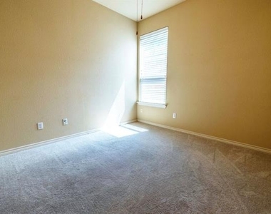 4333 Summersweet Lane - Photo Thumbnail 23
