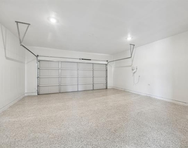 14200 Donahue Street - Photo Thumbnail 8