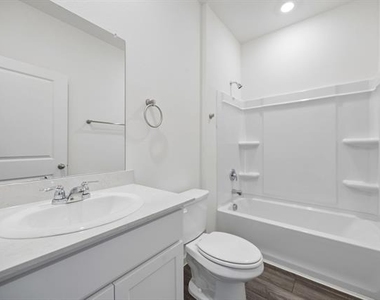 14200 Donahue Street - Photo Thumbnail 7