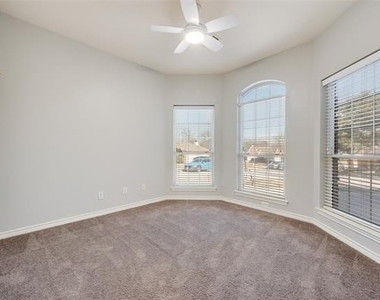 739 Harbour Town Drive - Photo Thumbnail 9