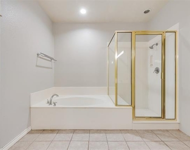 739 Harbour Town Drive - Photo Thumbnail 15