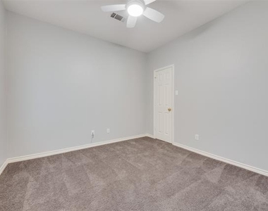 739 Harbour Town Drive - Photo Thumbnail 10