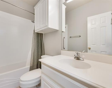 739 Harbour Town Drive - Photo Thumbnail 11