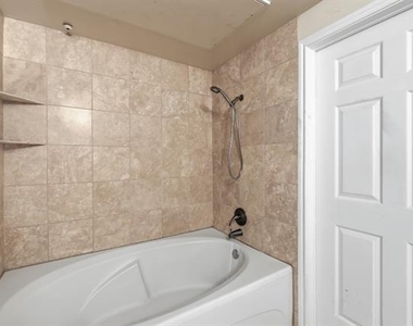 3102 Kings Road - Photo Thumbnail 17