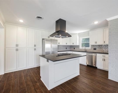2323 Sutter Street - Photo Thumbnail 7