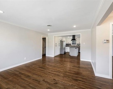 2323 Sutter Street - Photo Thumbnail 6