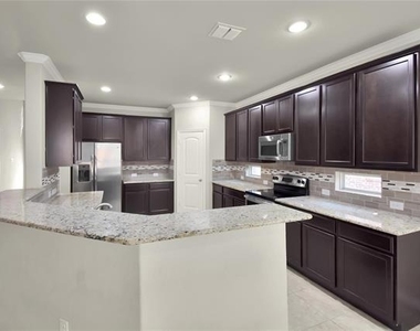 16217 White Rock Boulevard - Photo Thumbnail 5