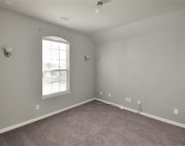 16217 White Rock Boulevard - Photo Thumbnail 15