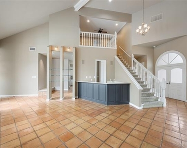 1201 Findlay Drive - Photo Thumbnail 6