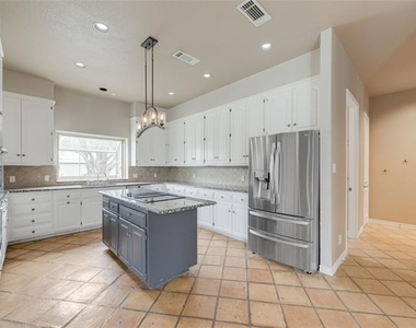 1201 Findlay Drive - Photo Thumbnail 10