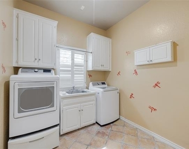 1201 Findlay Drive - Photo Thumbnail 12