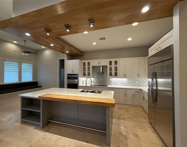 1136 Tealwood Court - Photo Thumbnail 1