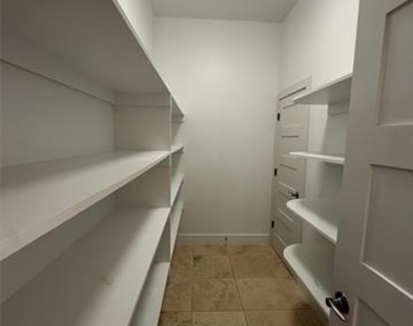 1136 Tealwood Court - Photo Thumbnail 10