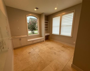 1136 Tealwood Court - Photo Thumbnail 2