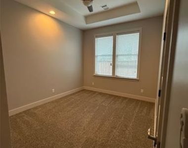 1136 Tealwood Court - Photo Thumbnail 11