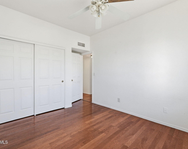 1026 W Libra Drive - Photo Thumbnail 22
