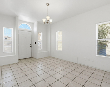 1026 W Libra Drive - Photo Thumbnail 3