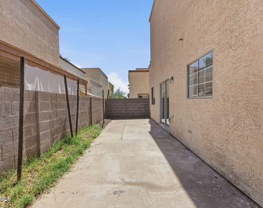 1026 W Libra Drive - Photo Thumbnail 31
