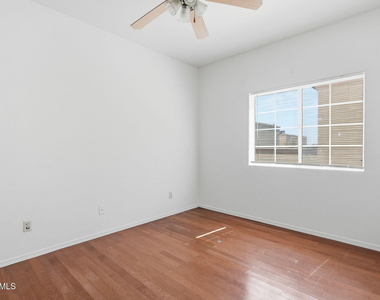 1026 W Libra Drive - Photo Thumbnail 23