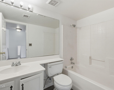 1026 W Libra Drive - Photo Thumbnail 27