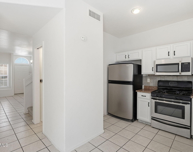 1026 W Libra Drive - Photo Thumbnail 13