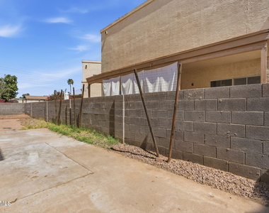 1026 W Libra Drive - Photo Thumbnail 29