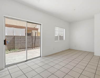 1026 W Libra Drive - Photo Thumbnail 7