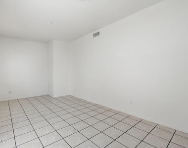 1026 W Libra Drive - Photo Thumbnail 8