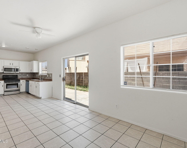 1026 W Libra Drive - Photo Thumbnail 11