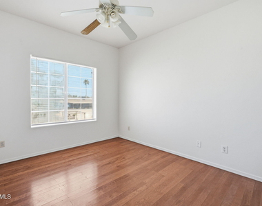 1026 W Libra Drive - Photo Thumbnail 21