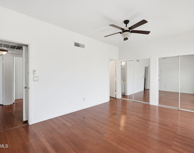1026 W Libra Drive - Photo Thumbnail 20