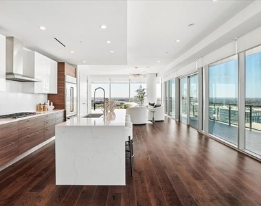 7901 Windrose Avenue - Photo Thumbnail 14
