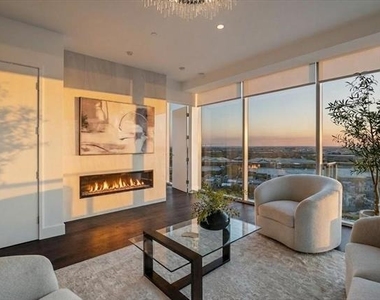 7901 Windrose Avenue - Photo Thumbnail 5
