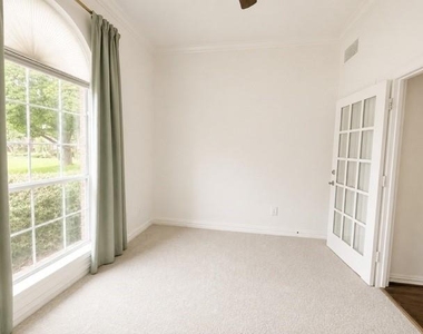 5001 Albany Drive - Photo Thumbnail 9