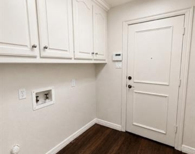 5001 Albany Drive - Photo Thumbnail 11