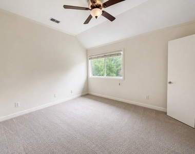 5001 Albany Drive - Photo Thumbnail 15