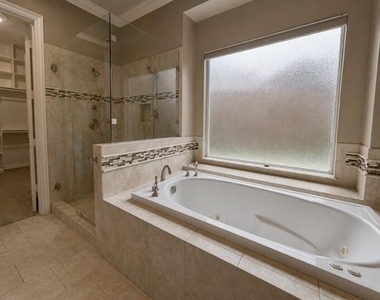 5001 Albany Drive - Photo Thumbnail 8